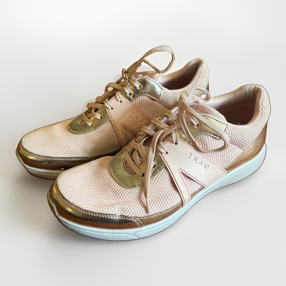 TRAQ by Alegria Lace Up Athletic Shoes Qarma Rose Golden US 9/9.5 (EU 40)